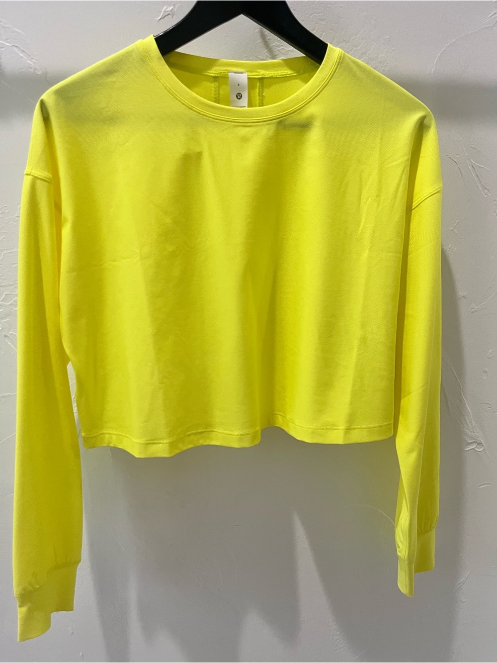 LuluLemon Women’s Cropped Long Sleeve Top in Yellow